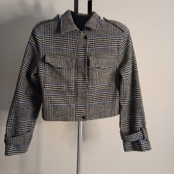 Me Jane Black White Blue Plaid Cropped Jacket Pockets Size Medium NWT - Picture 16 of 16